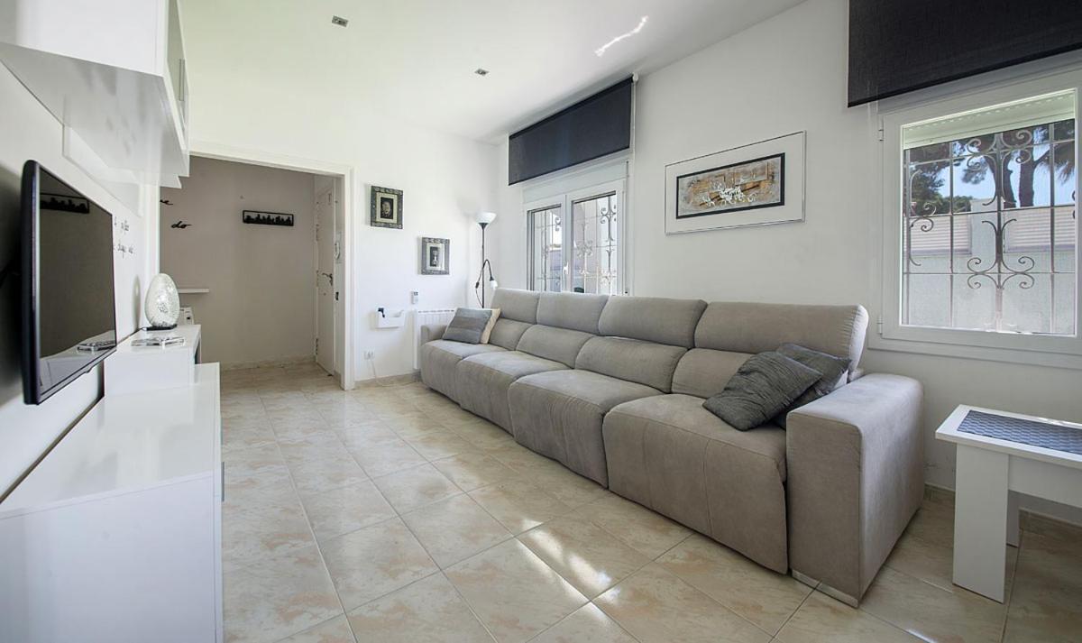 Vila Mar Villa กัมบริลส์ ภายนอก รูปภาพ